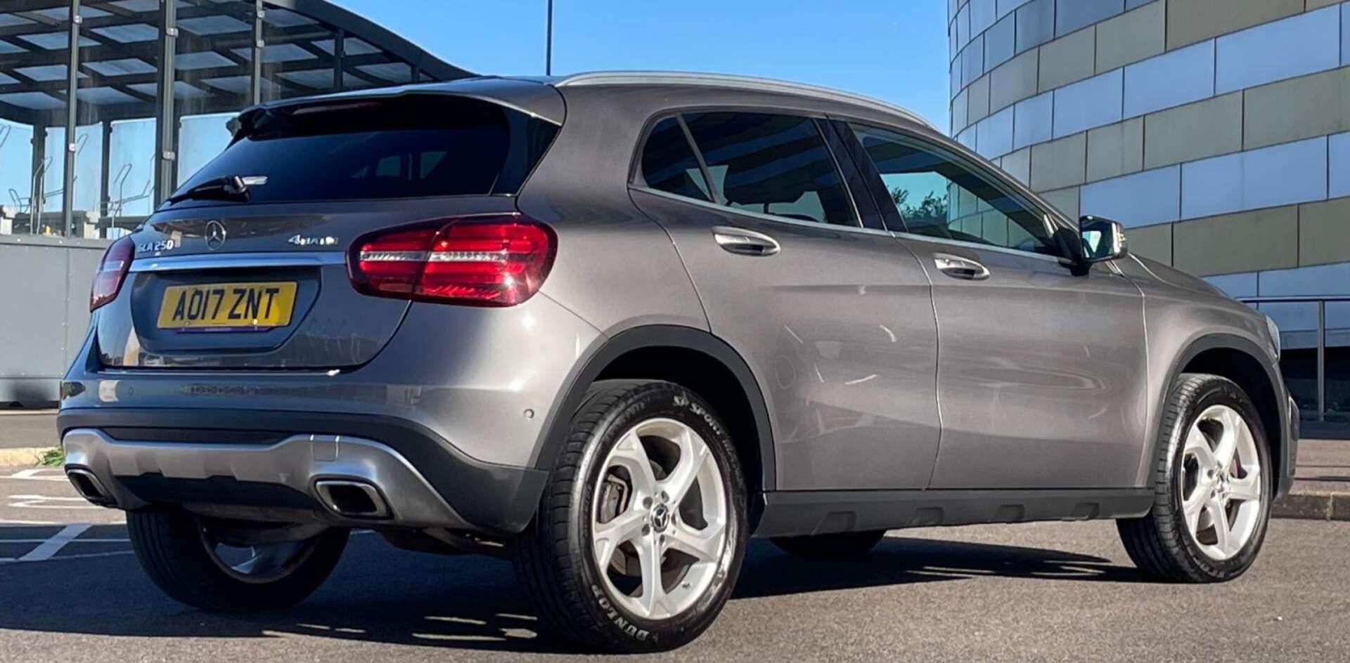 Mercedes-Benz Gla view 28