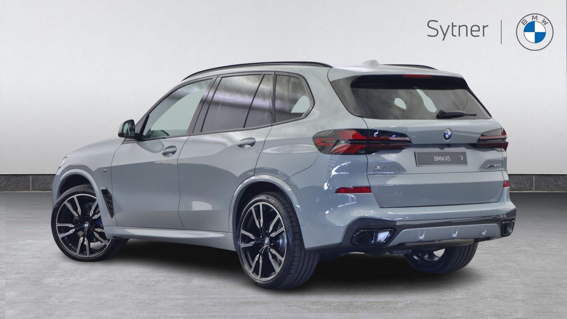 BMW X5 view 2