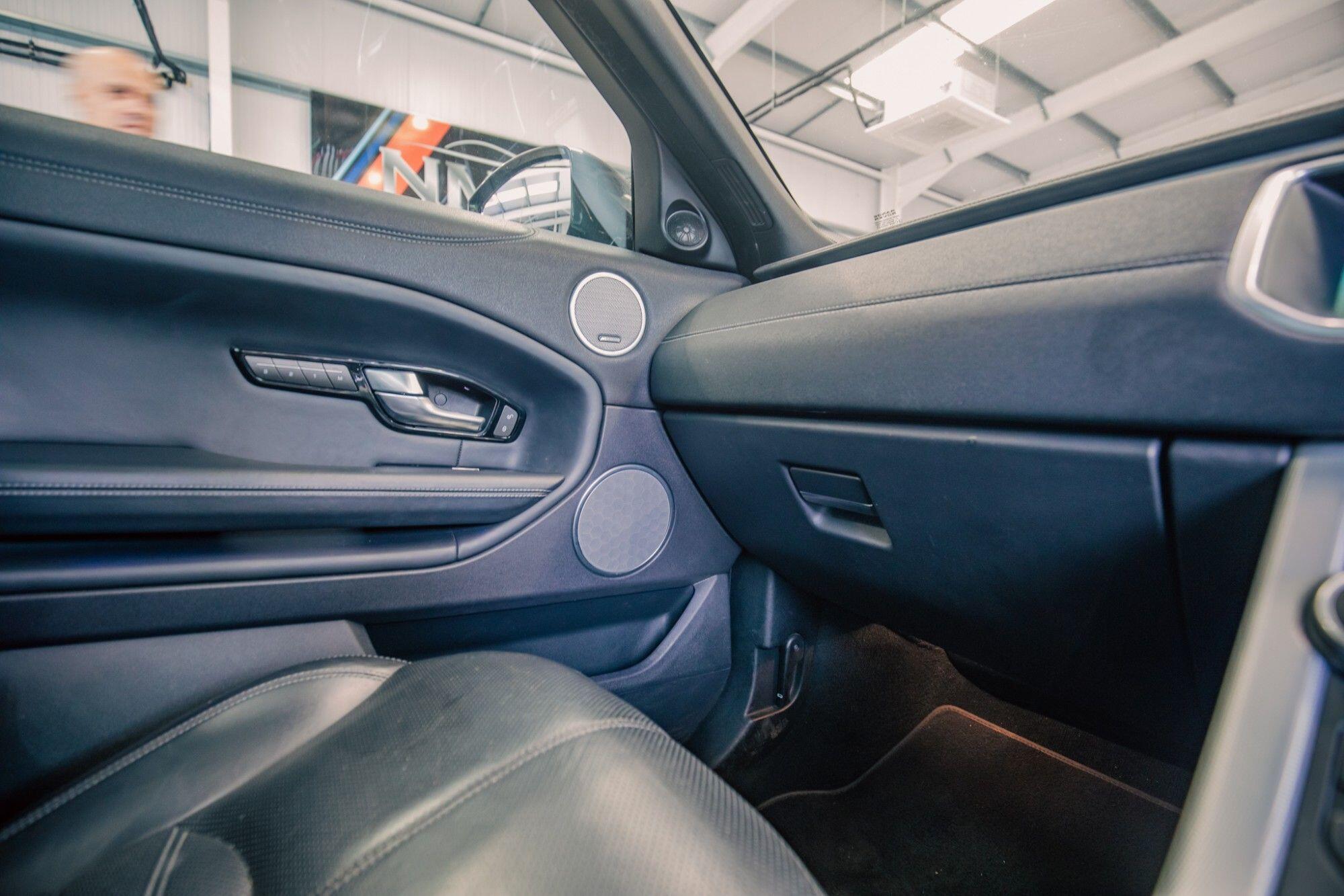 Land Rover Range Rover Evoque view 24