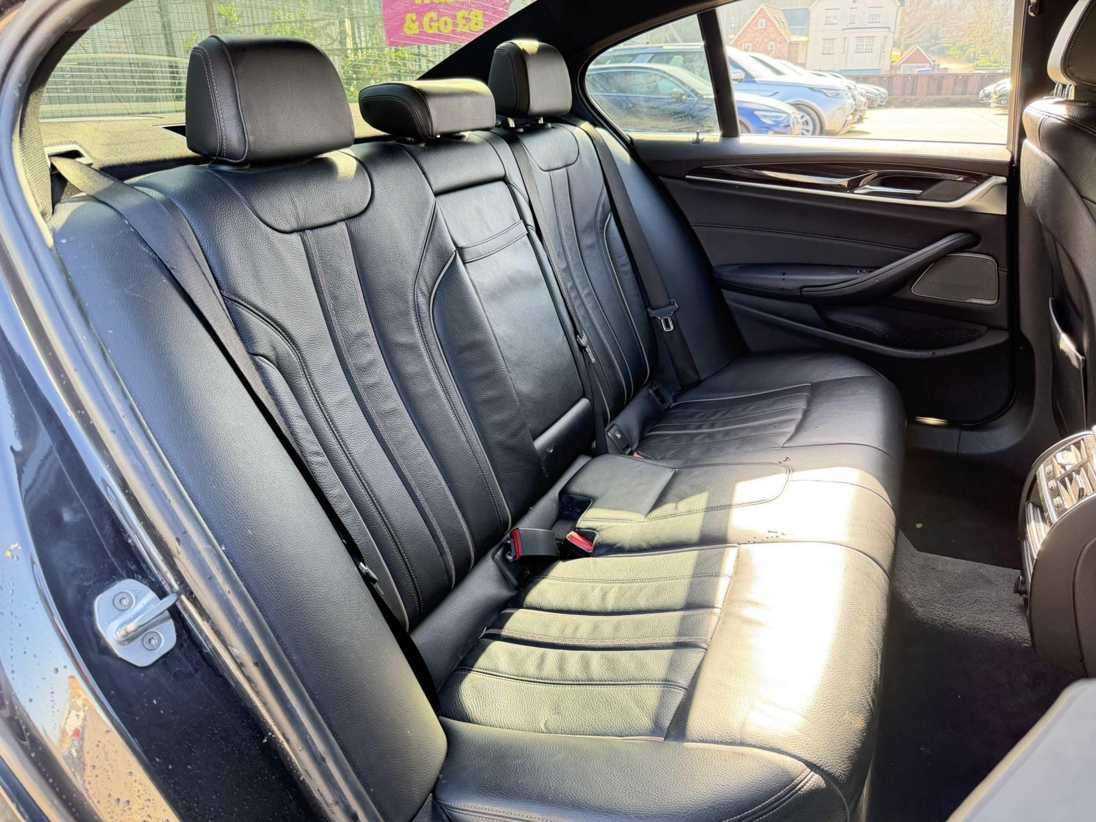 BMW 5 Series view 19