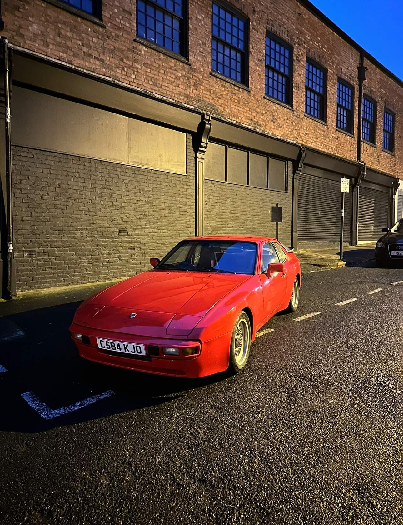 Porsche 944