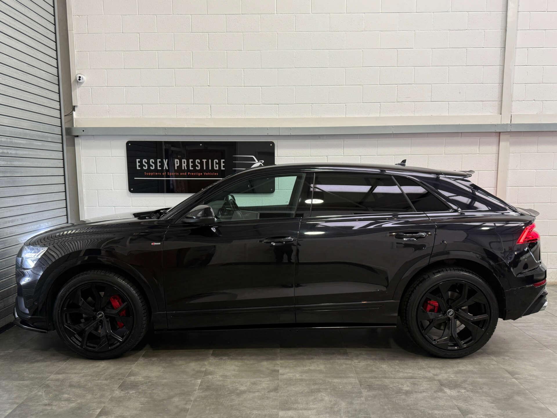 Audi Q8 view 4