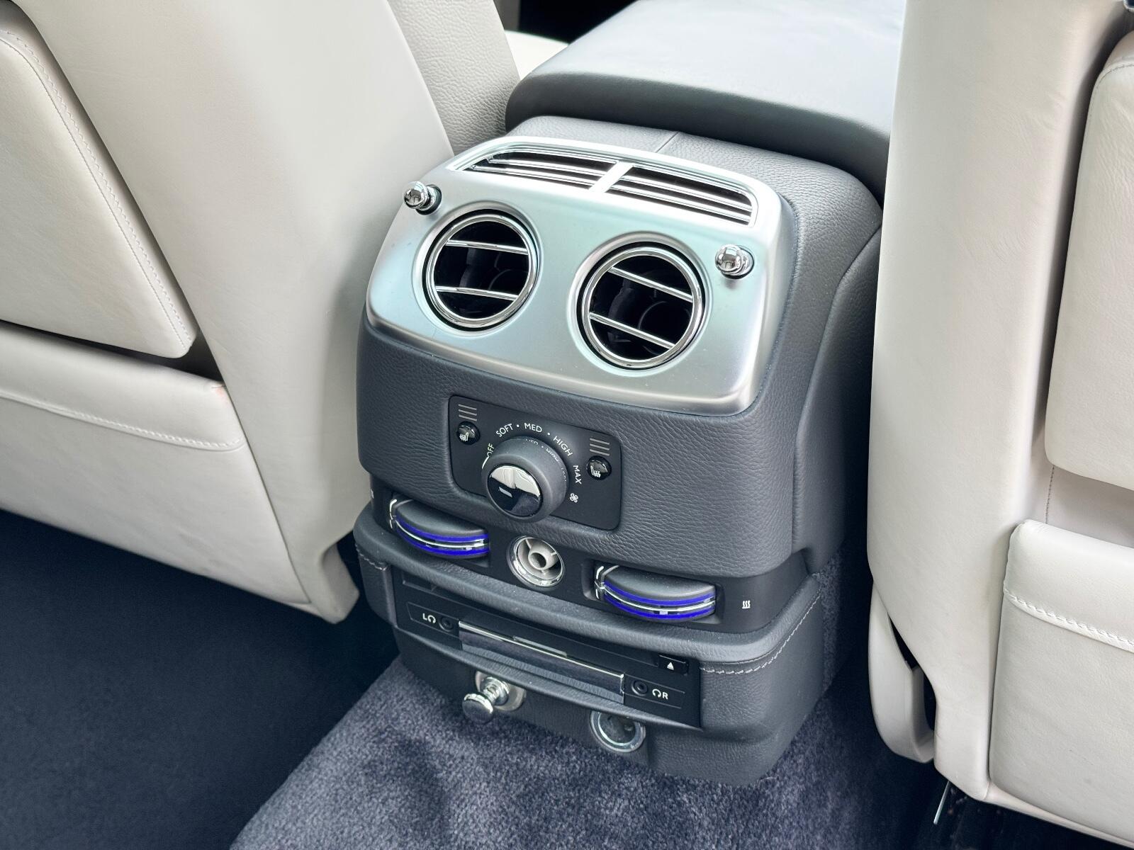 Rolls-Royce Ghost view 18