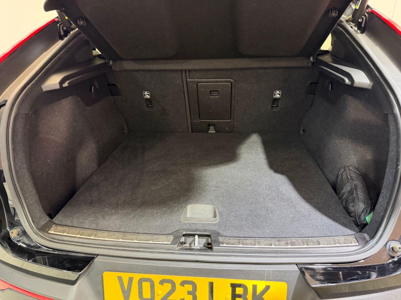 Volvo C40 view 38