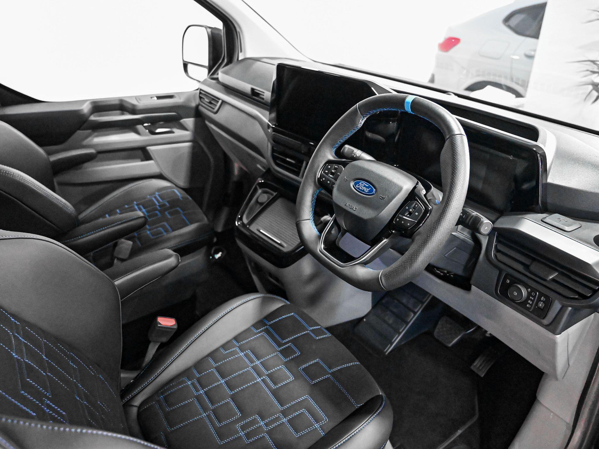 Ford Transit Custom view 2