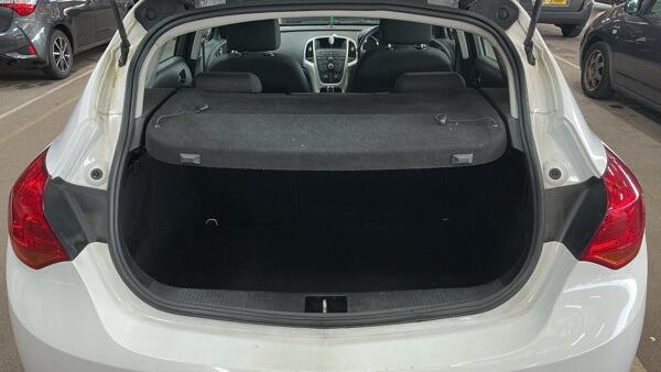 Vauxhall Astra view 9
