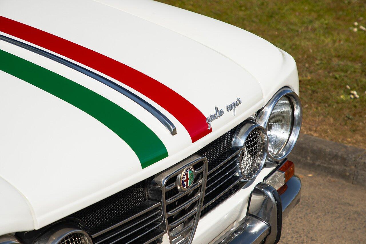 Alfa Romeo Giulia view 83