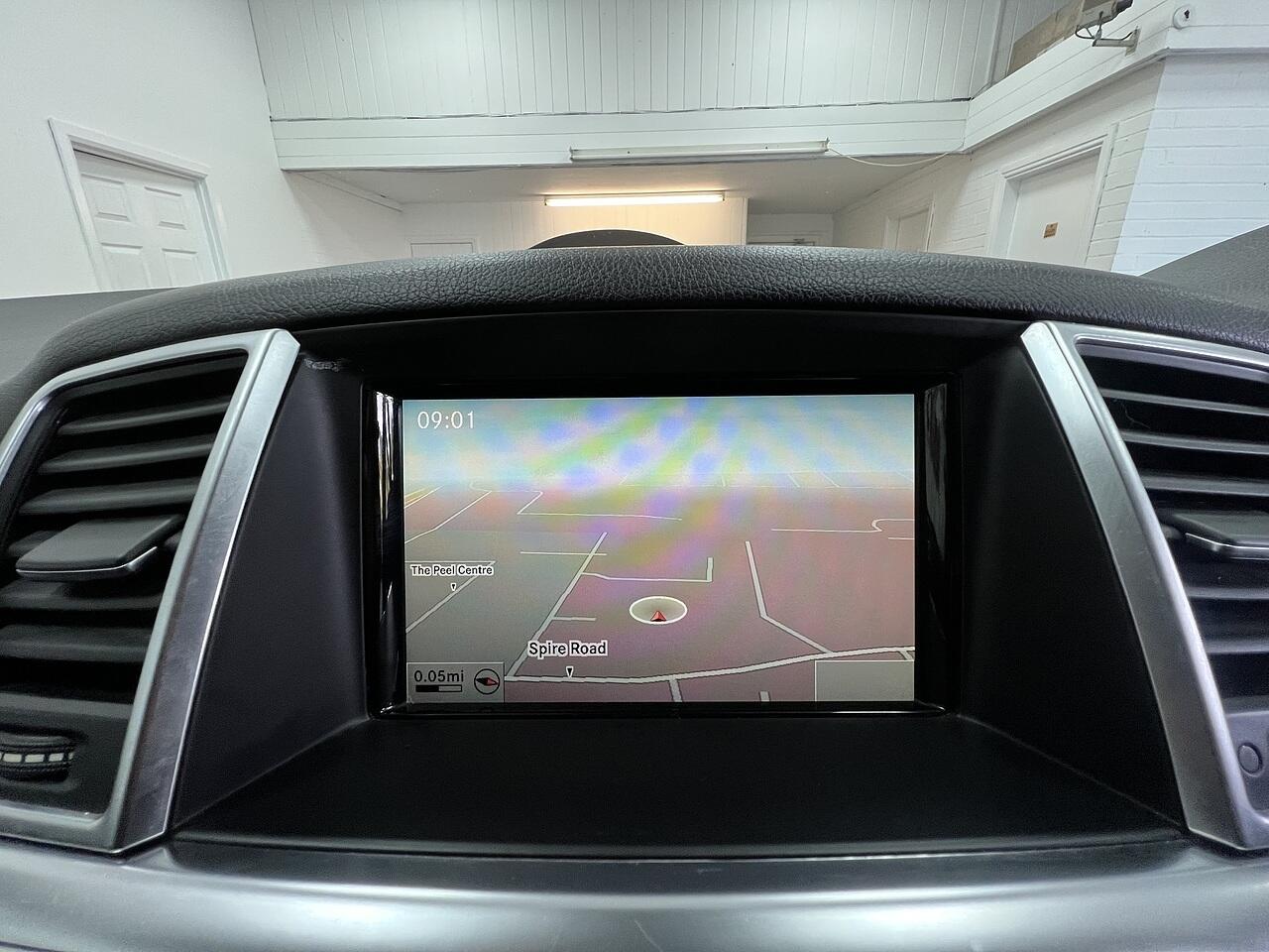 Mercedes-Benz M-Class view 10