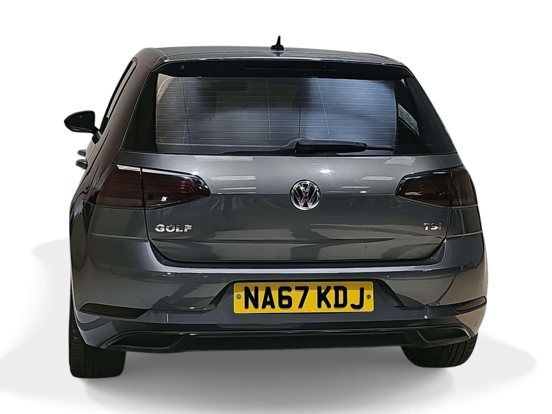 Volkswagen Golf view 4