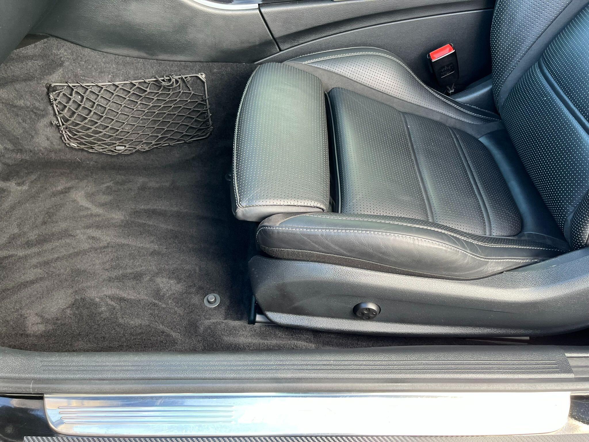 Mercedes-Benz C-Class view 31