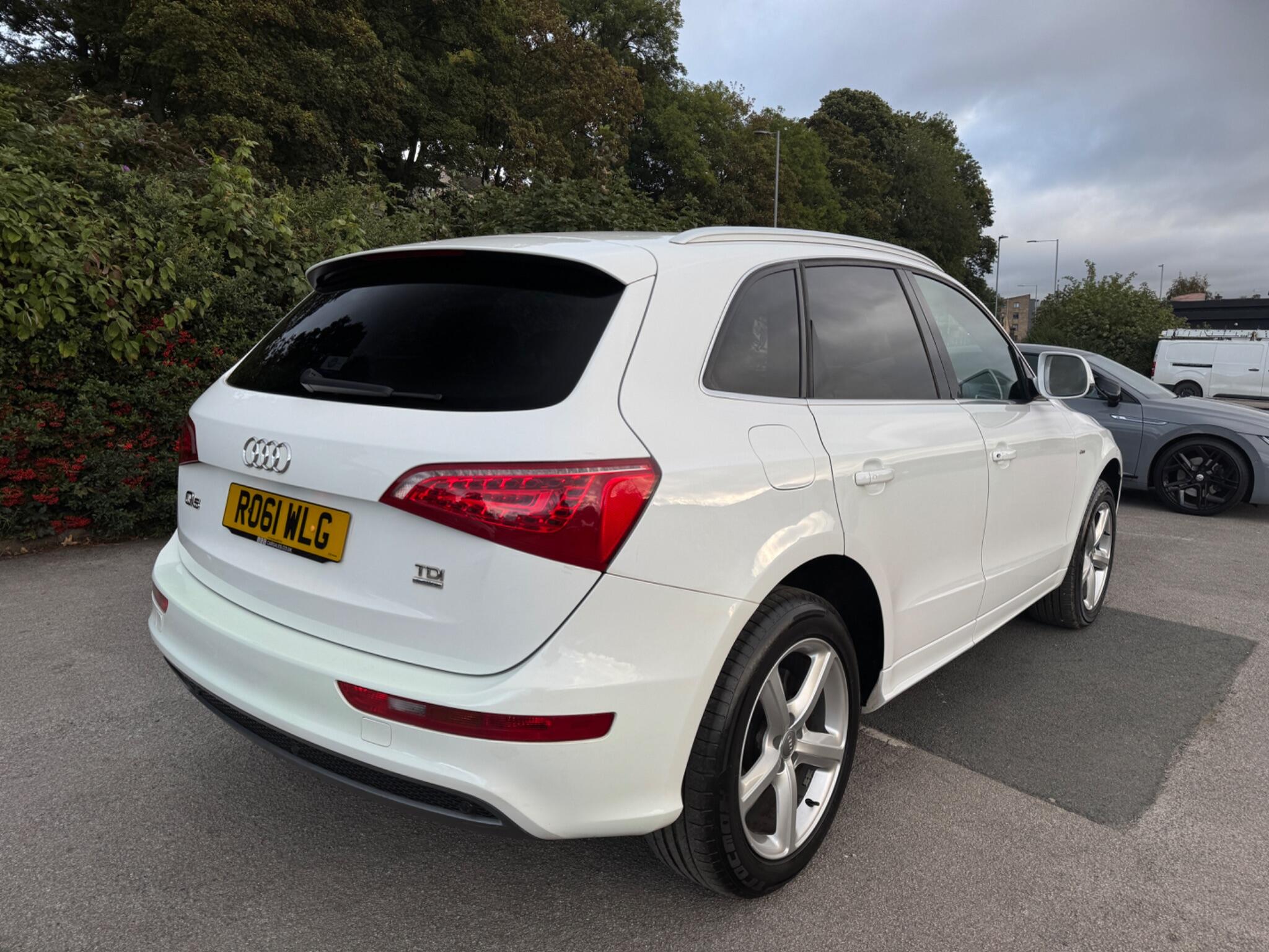 Audi Q5 view 5