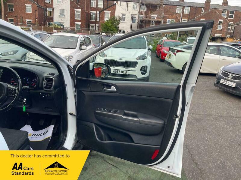 2017 Kia Sportage 1.6 GDi 2 Euro 6 (s/s) 5dr • 96,290 miles image 29