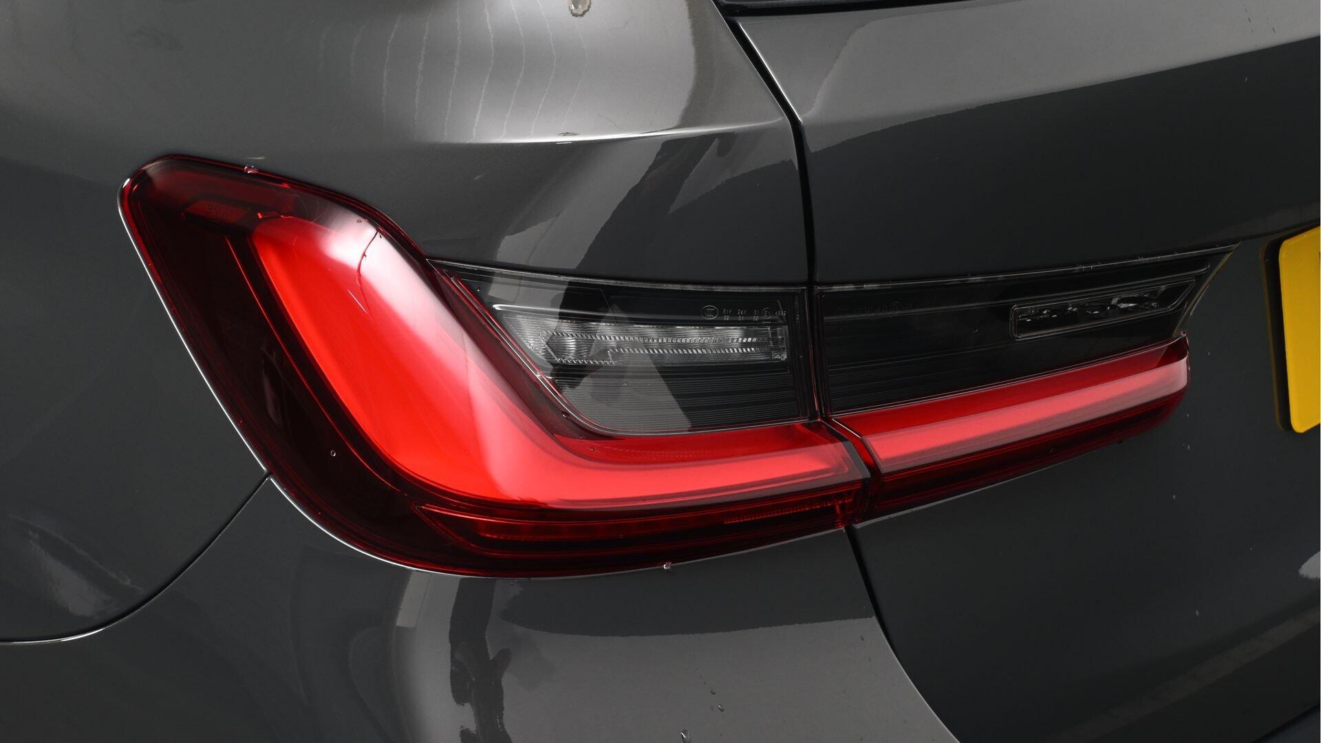 BMW 3 Series view 22