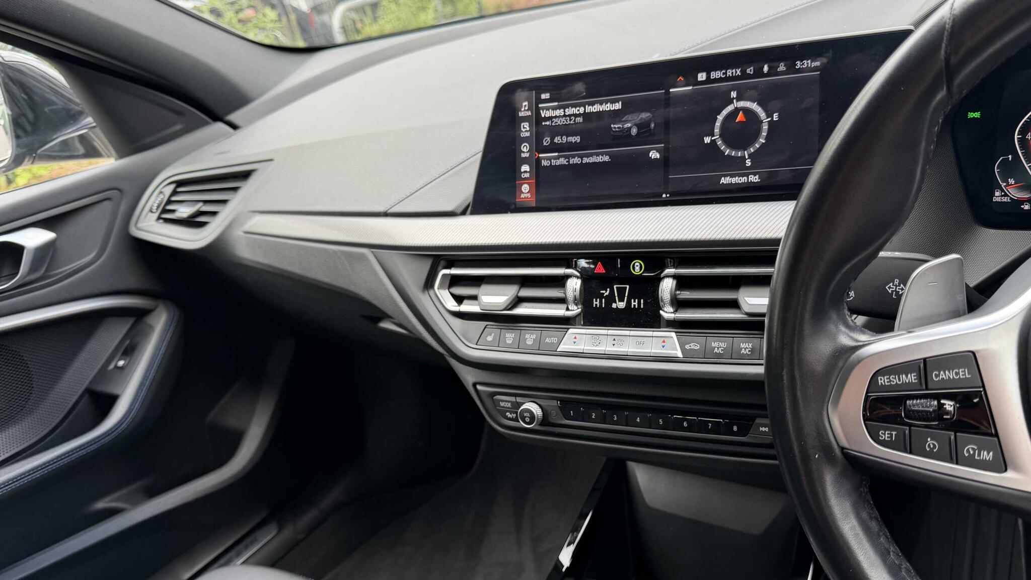 BMW 1 Series view 21