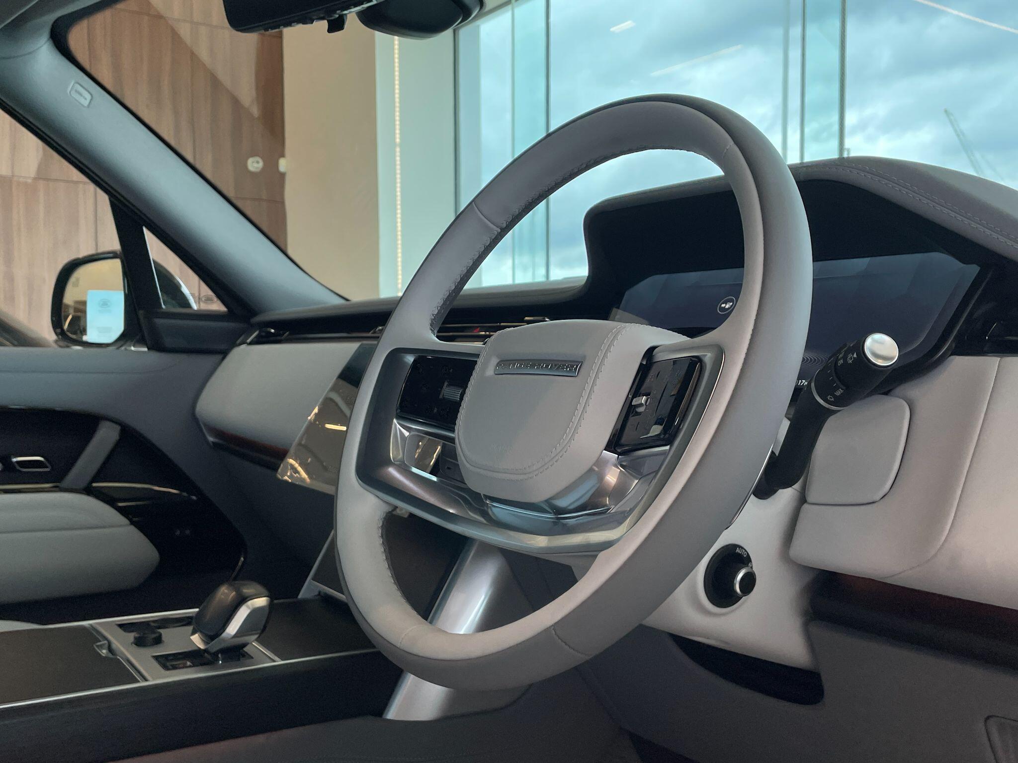 Land Rover Range Rover view 8