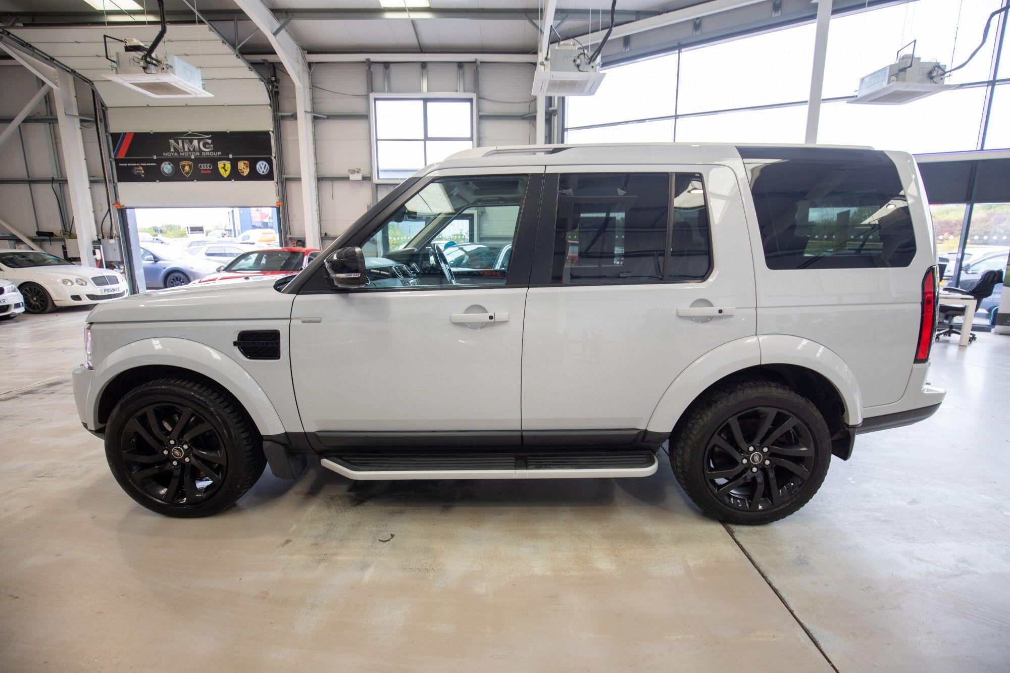 Land Rover Discovery view 40