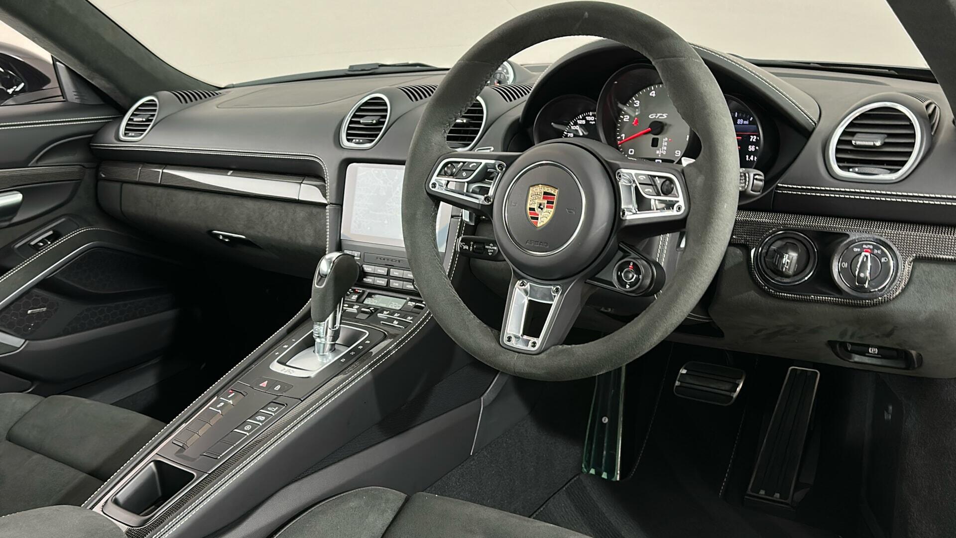 Porsche Cayman view 34