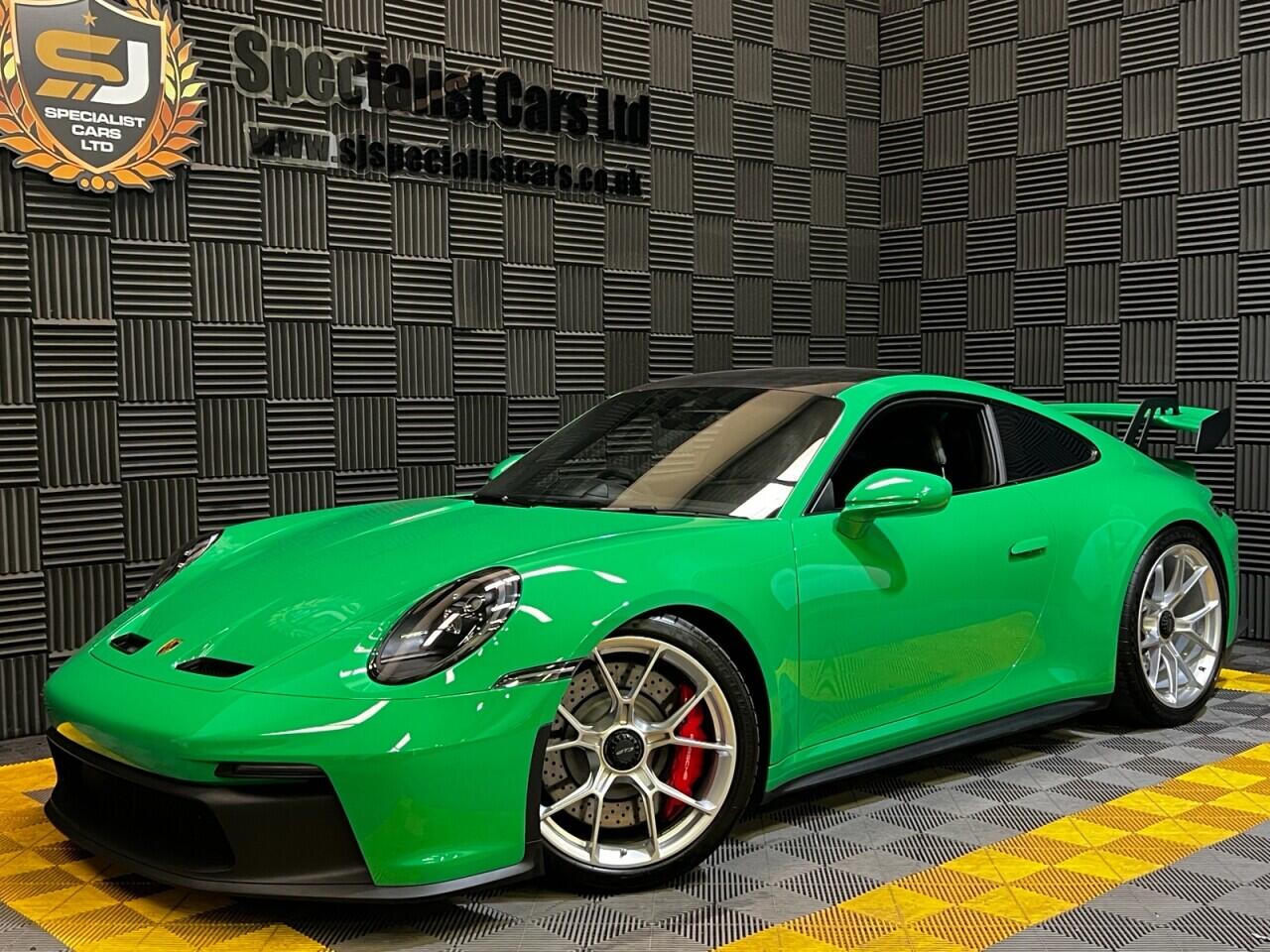 Porsche 911 view 28