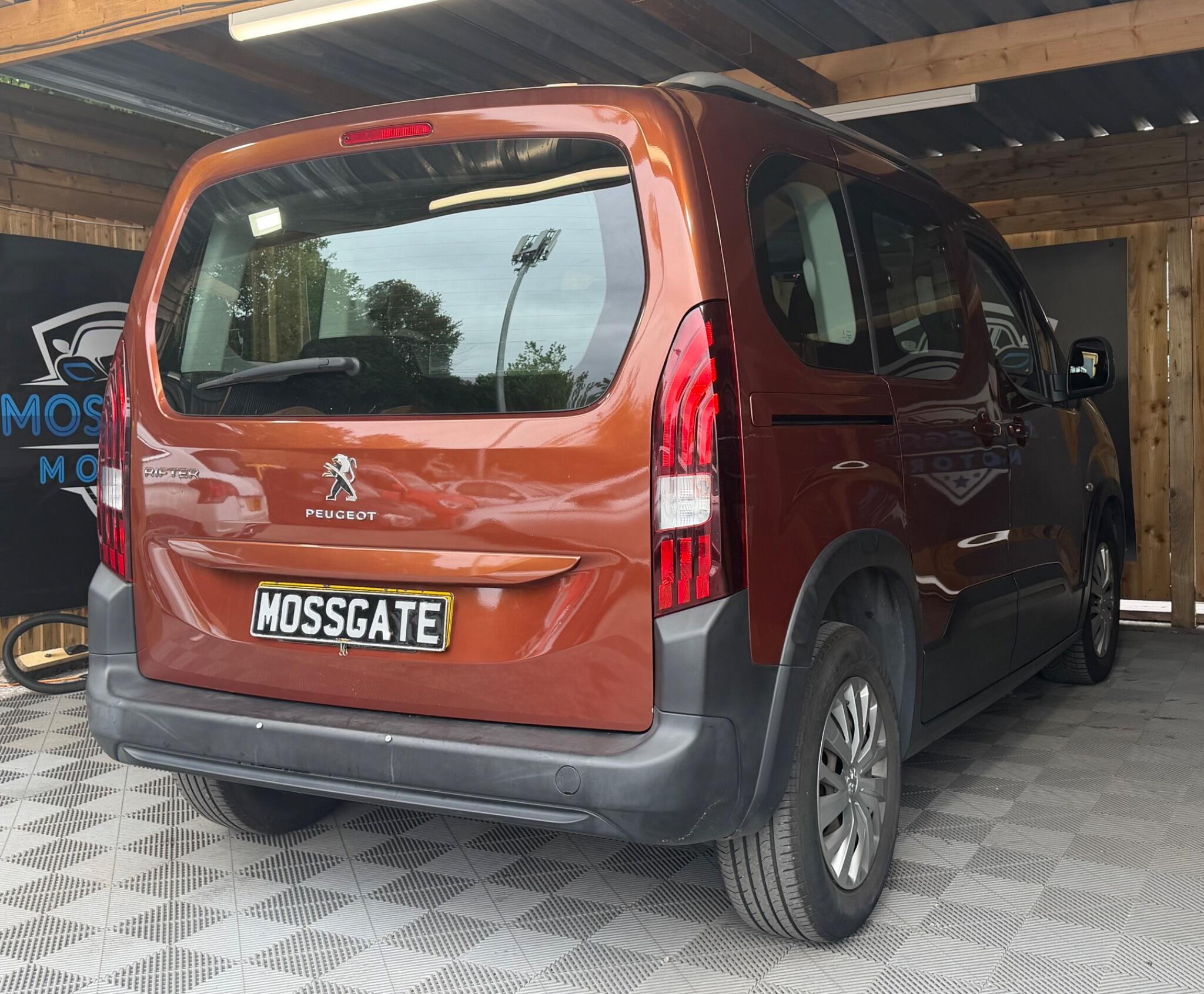 Peugeot Rifter view 12
