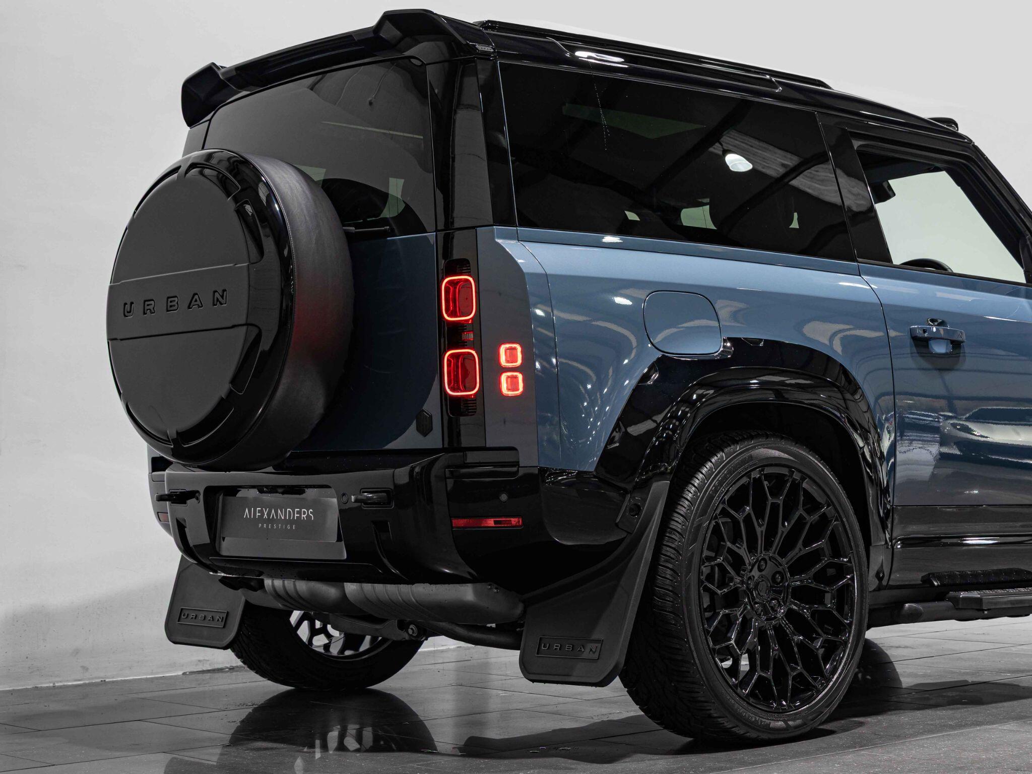 Land Rover Defender view 13