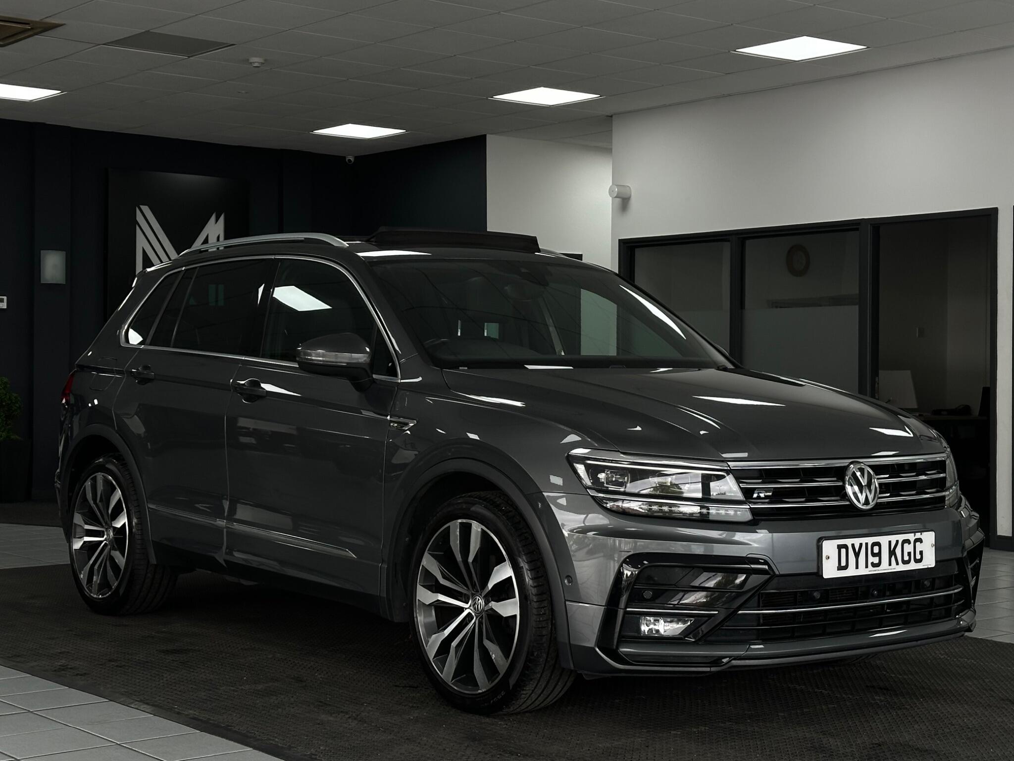 Volkswagen Tiguan view 4