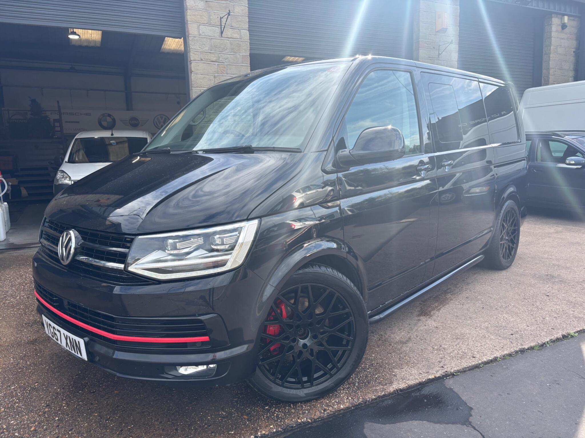 Volkswagen Transporter view 4