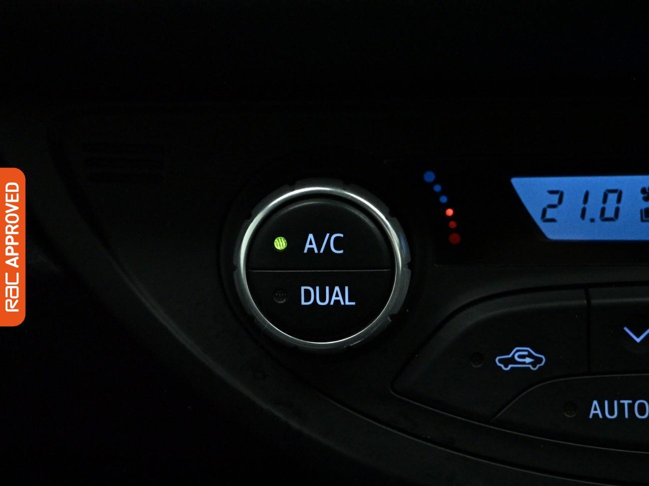 Toyota Yaris view 17
