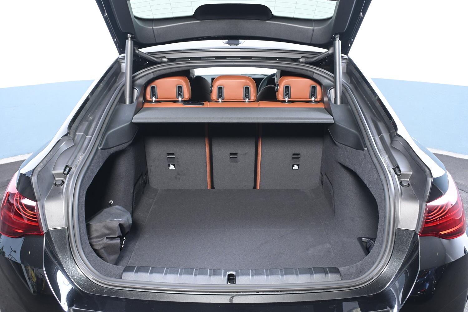 BMW I4 view 13