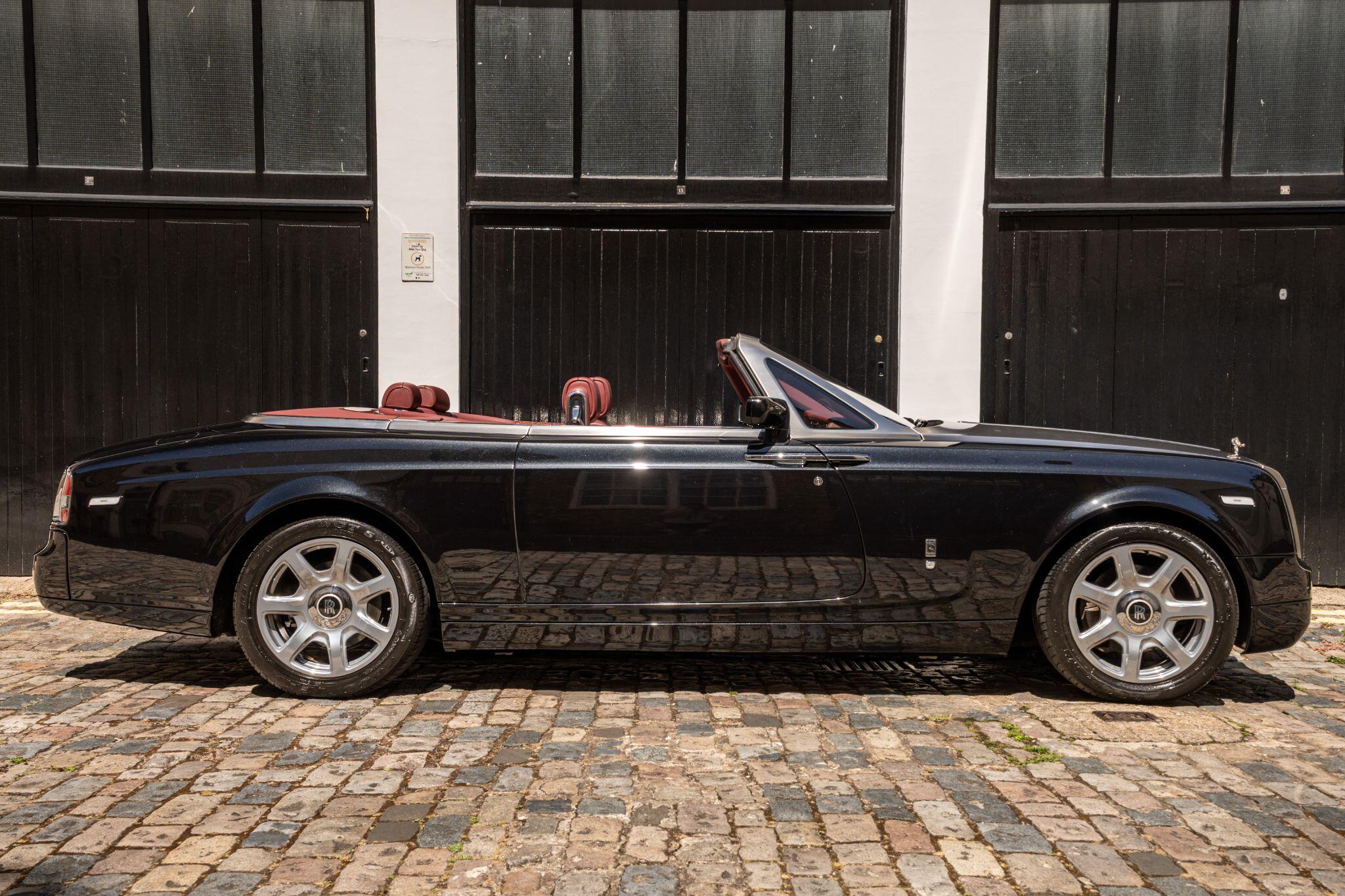 Rolls-Royce Phantom view 14