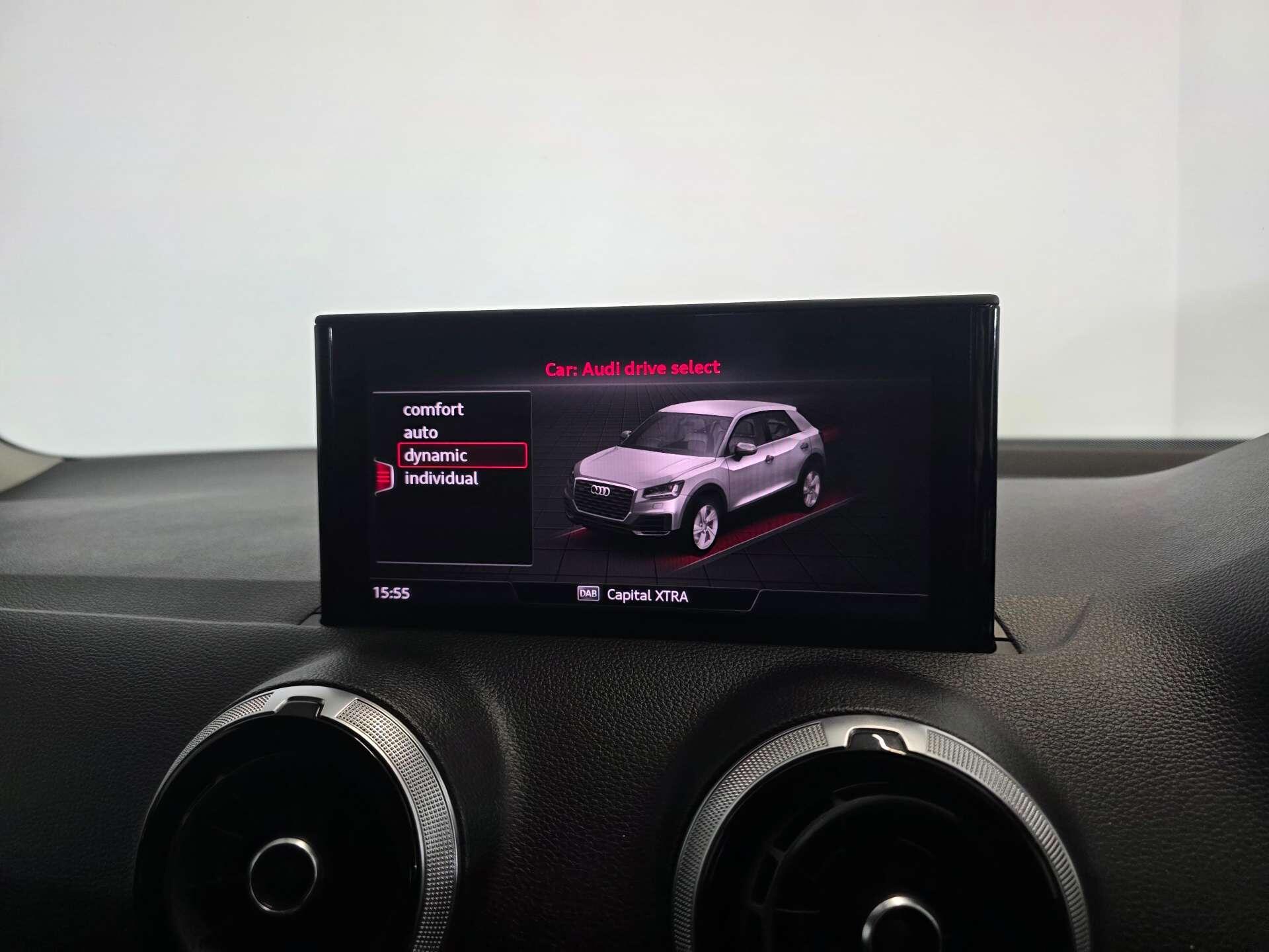 Audi Q2 view 28