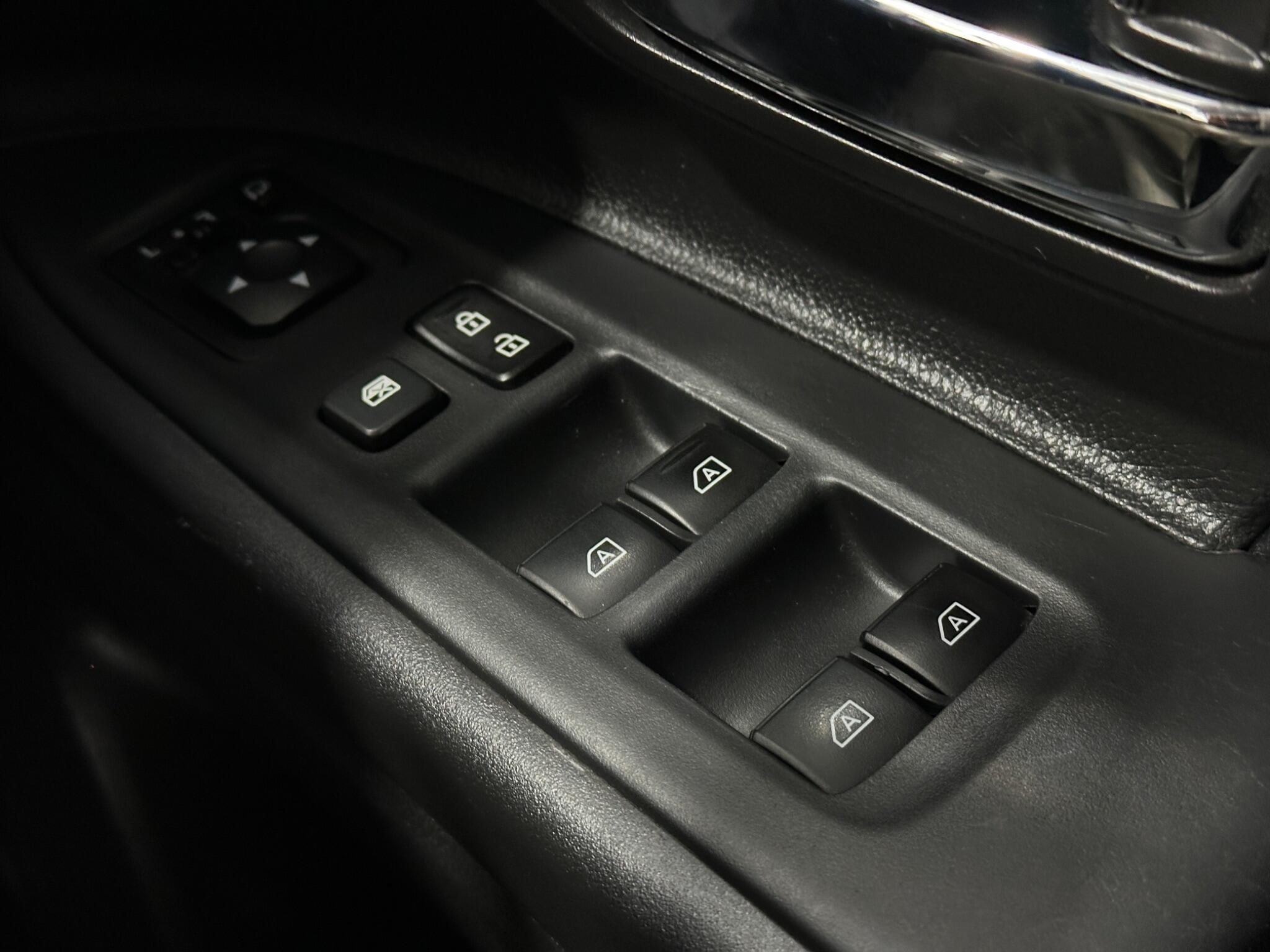 Mitsubishi Outlander view 18