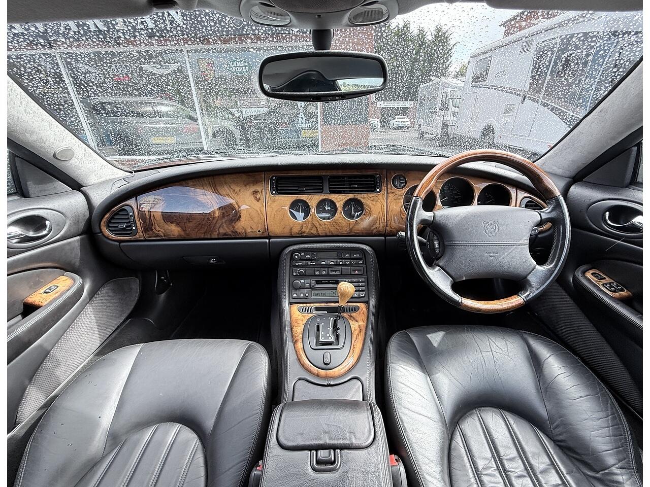 Jaguar XK8 view 23