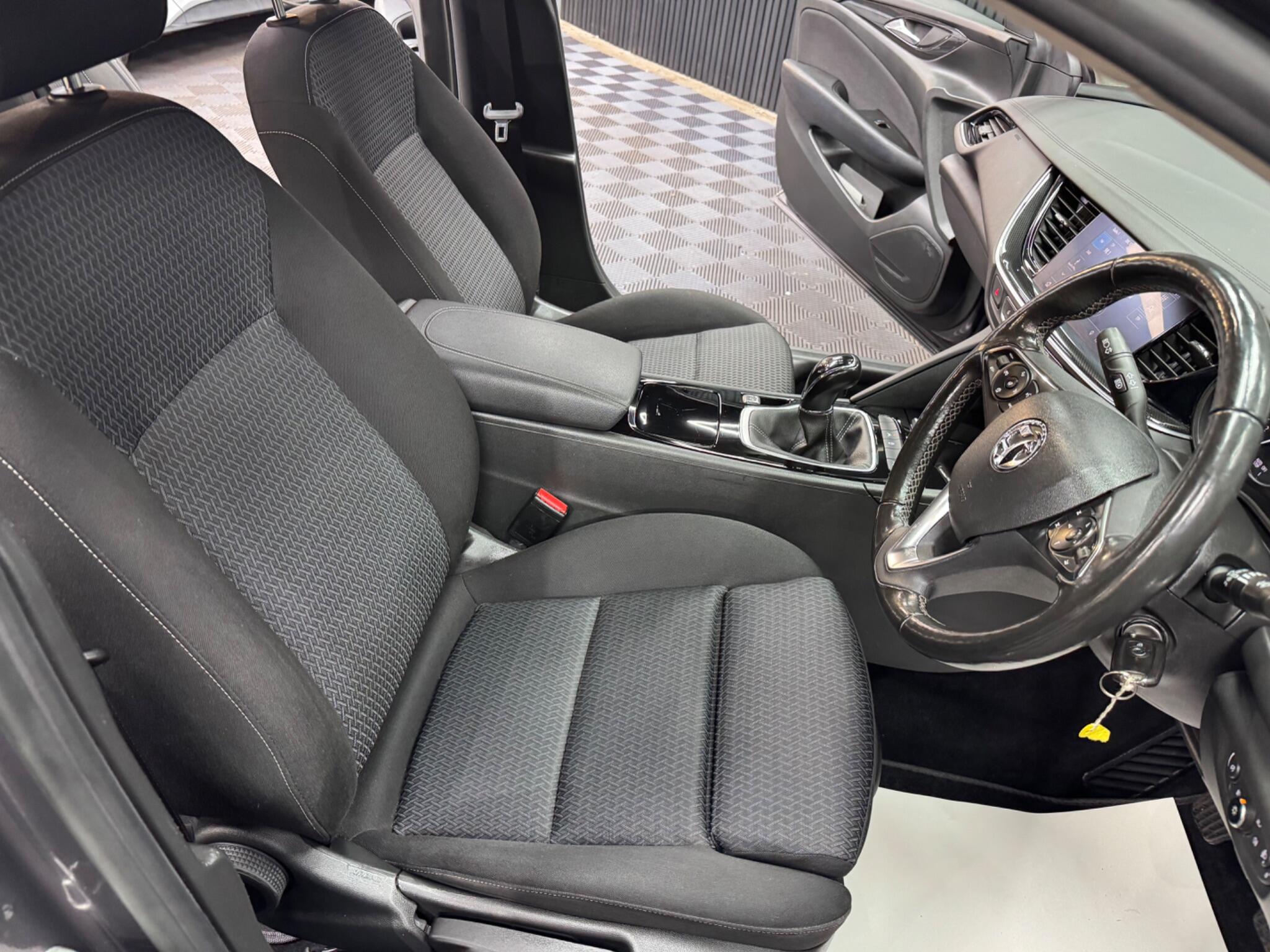 Vauxhall Insignia view 7