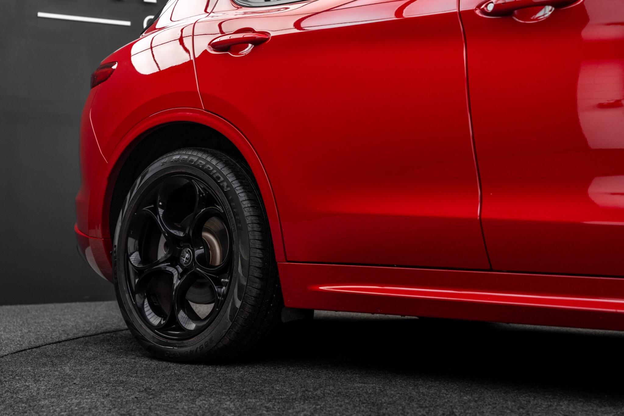 Alfa Romeo Stelvio view 35