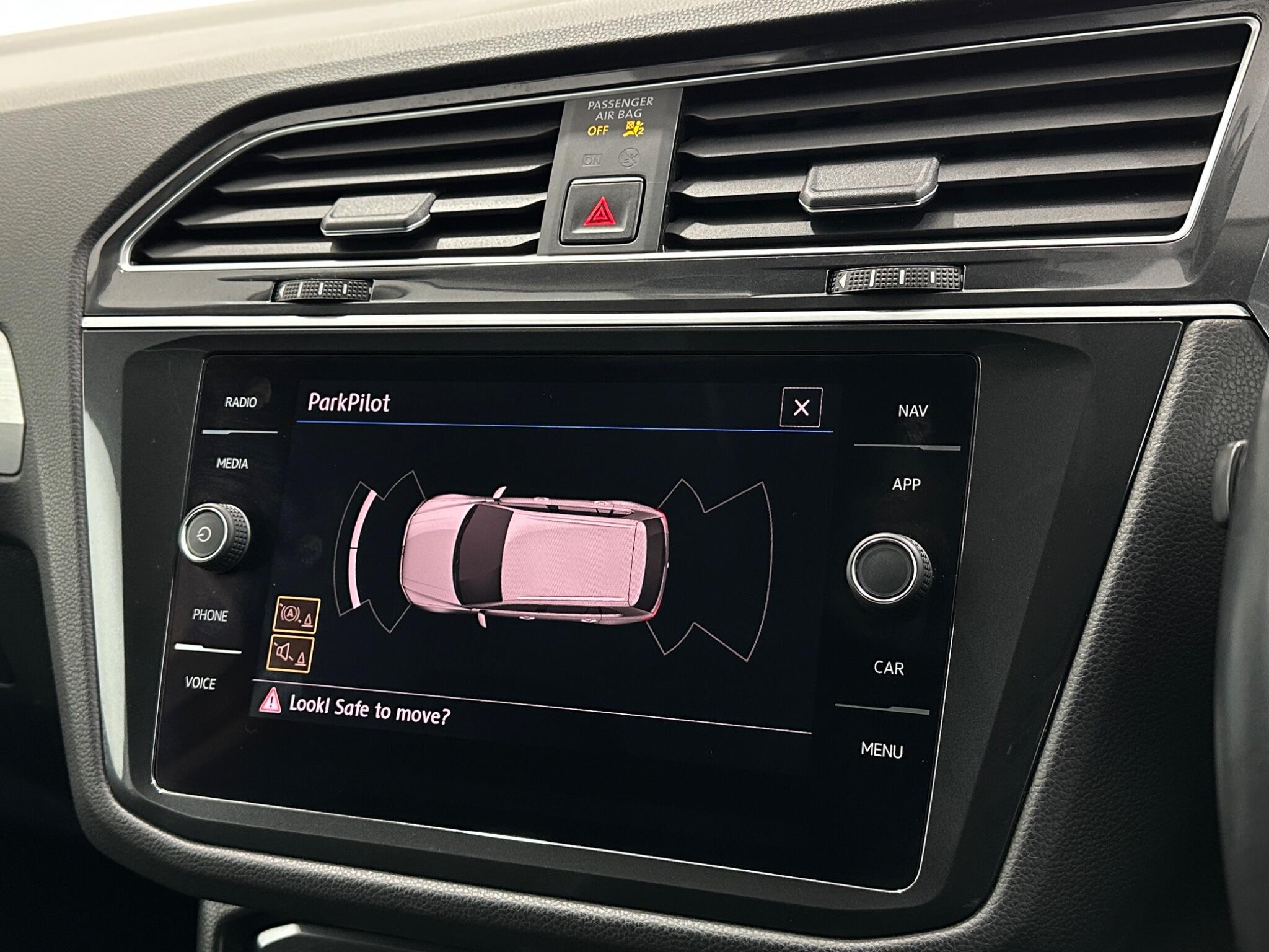 Volkswagen Tiguan view 23