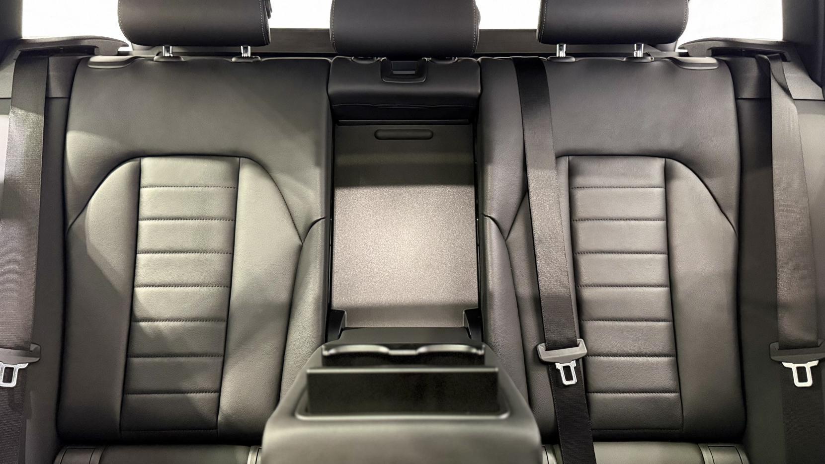 BMW 3 Series view 10