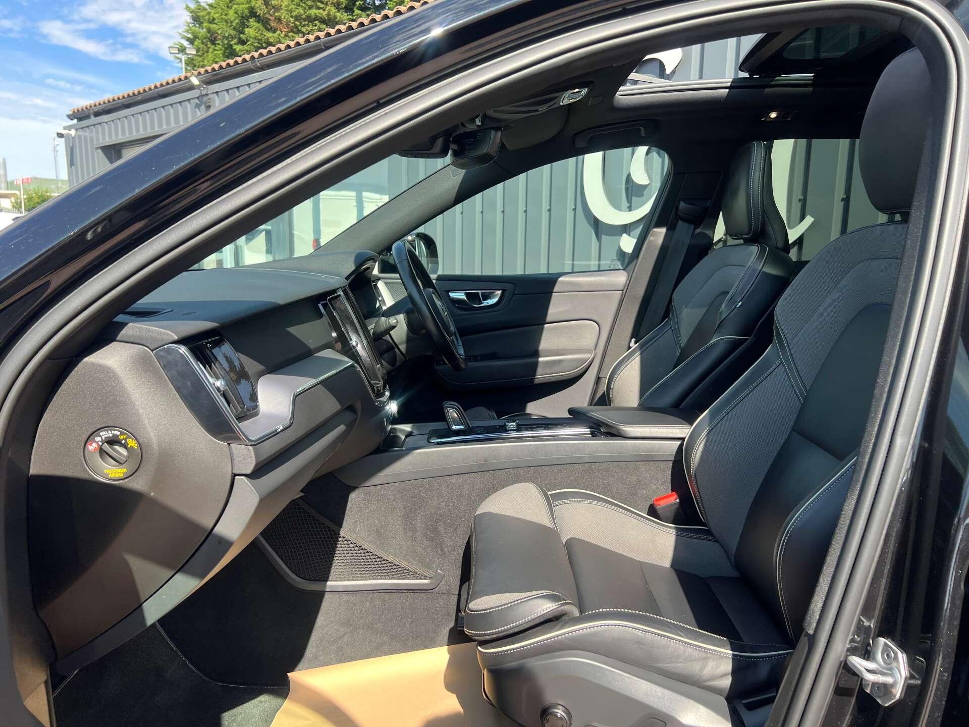 Volvo XC60 view 43