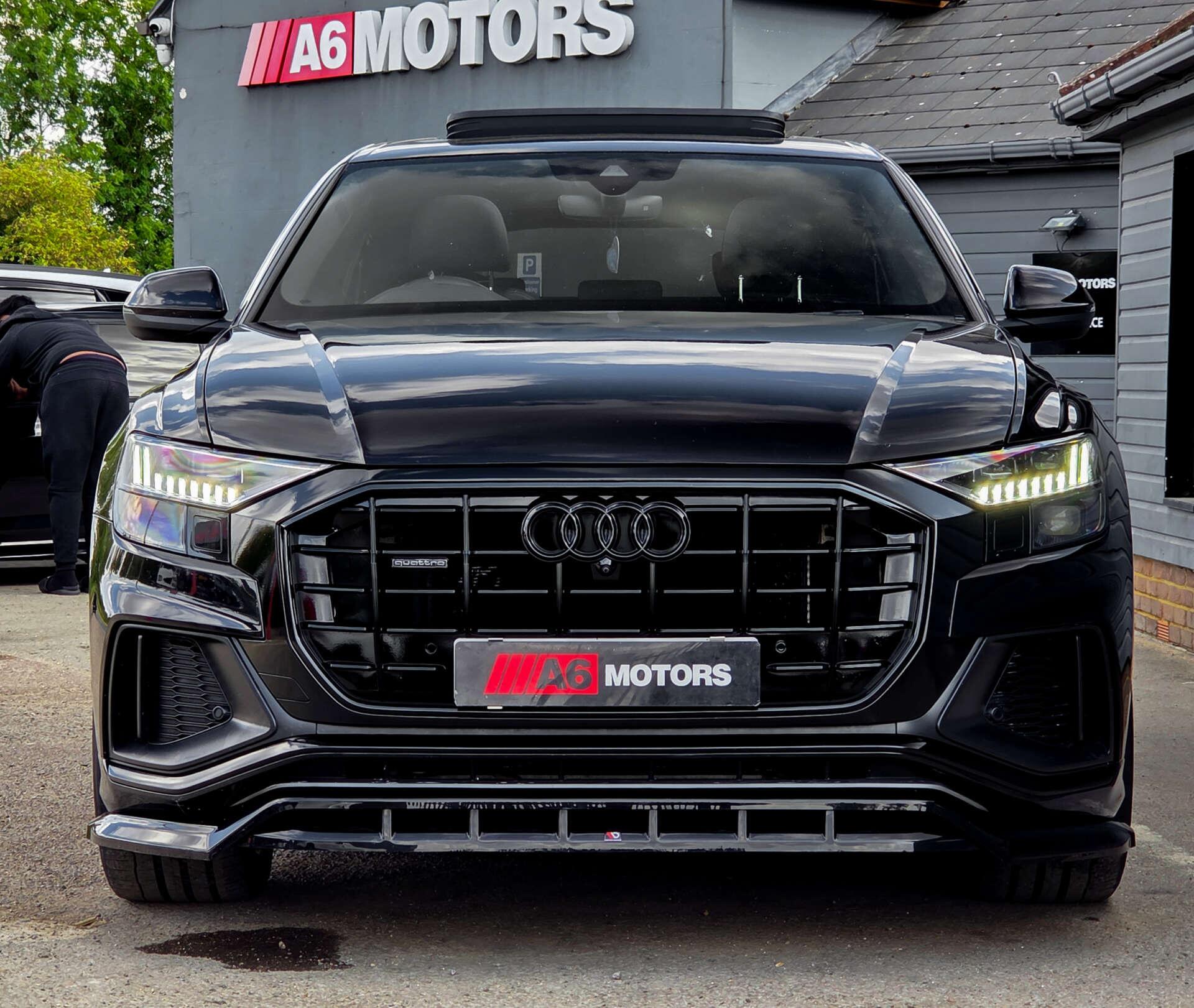 Audi Q8 view 5