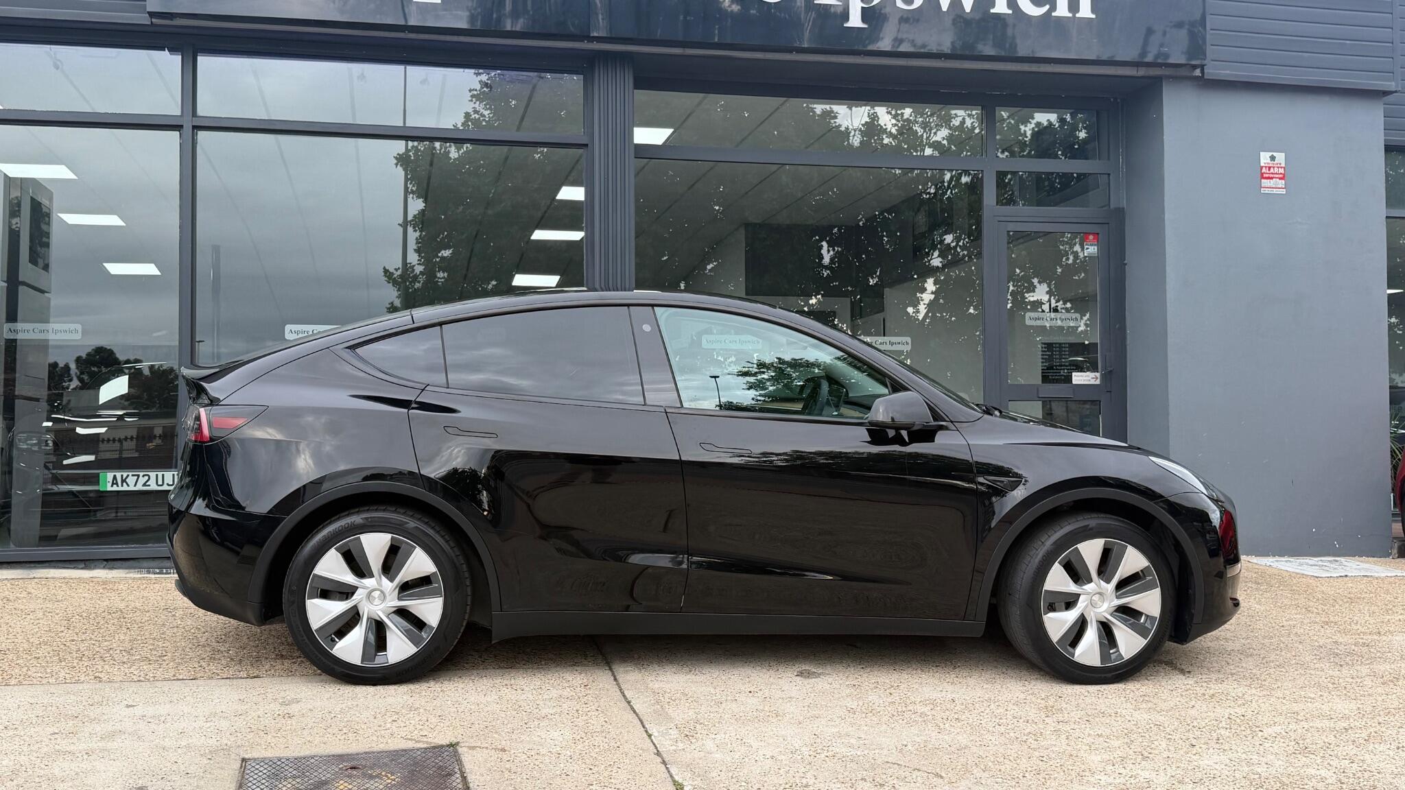 Tesla Model Y view 5