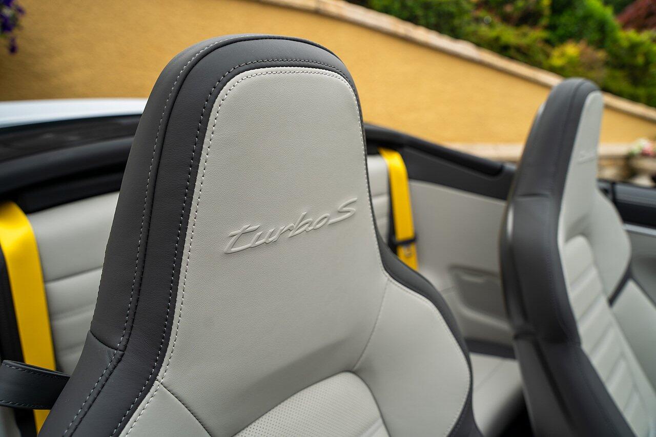 Porsche 911 view 51