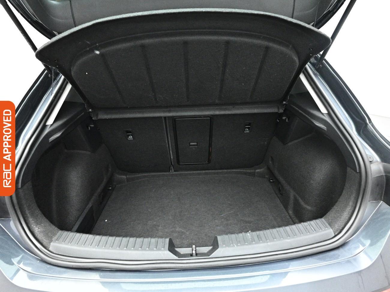Cupra Leon view 25