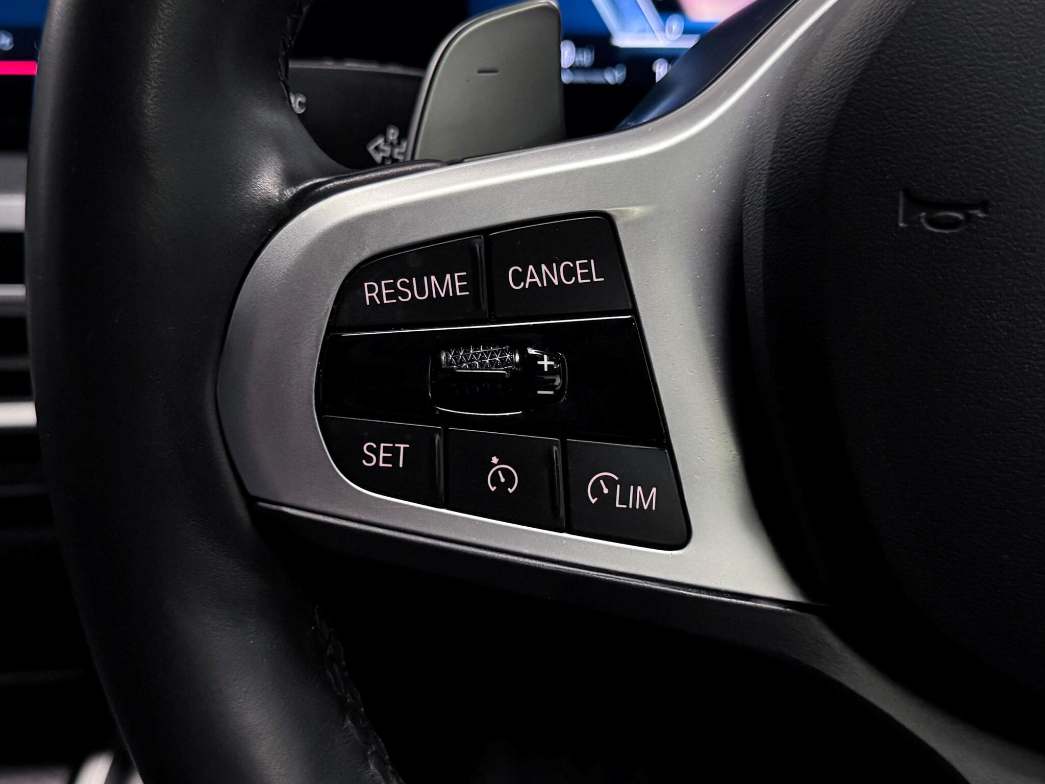 BMW 3 Series view 33