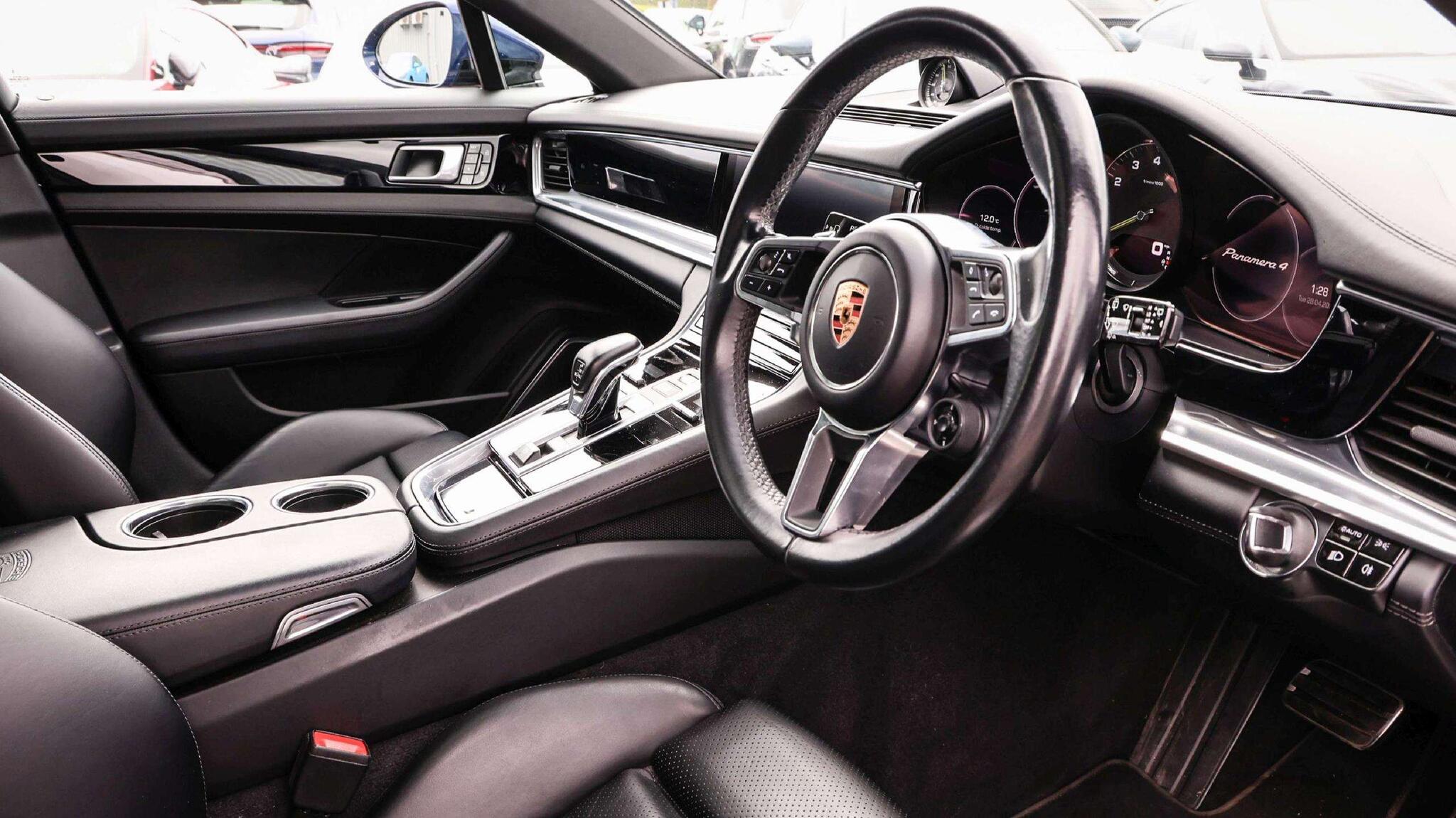 Porsche Panamera view 23