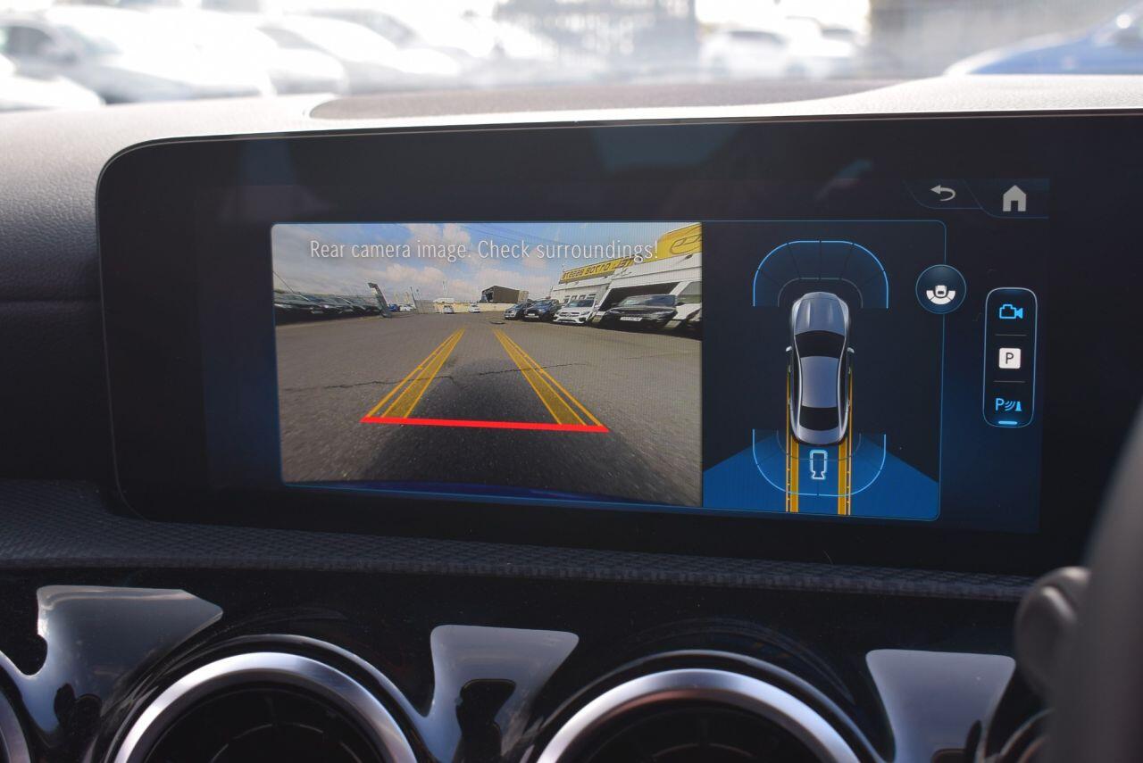 Mercedes-Benz Cla view 4