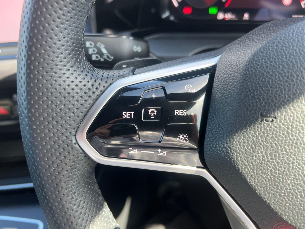 Volkswagen Golf view 13