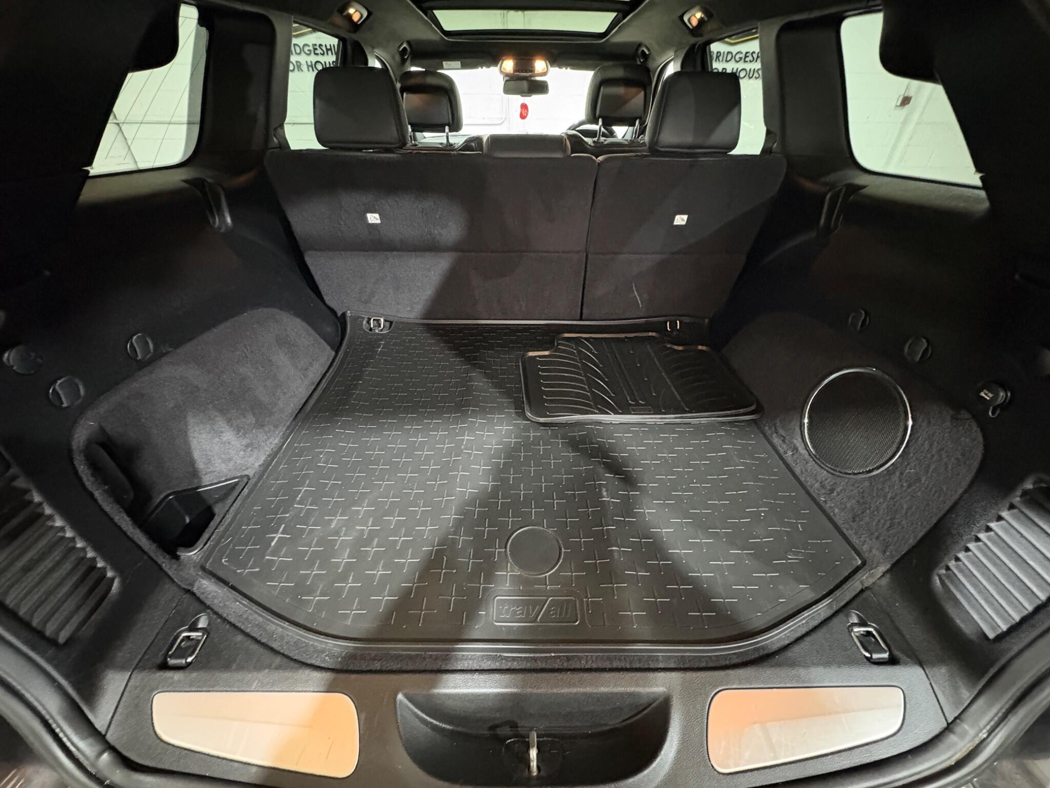 Jeep Grand Cherokee view 54