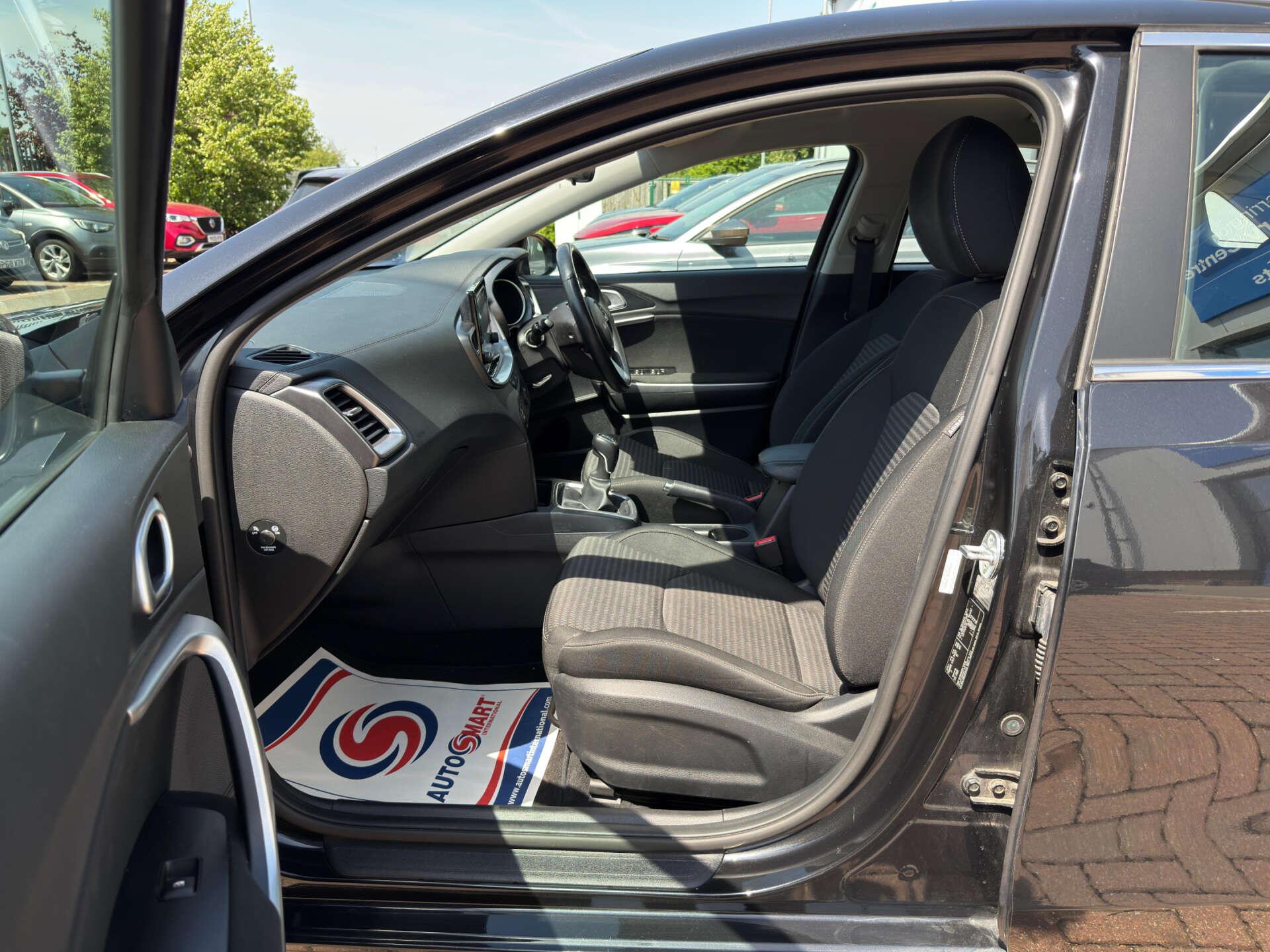 Kia Ceed view 65