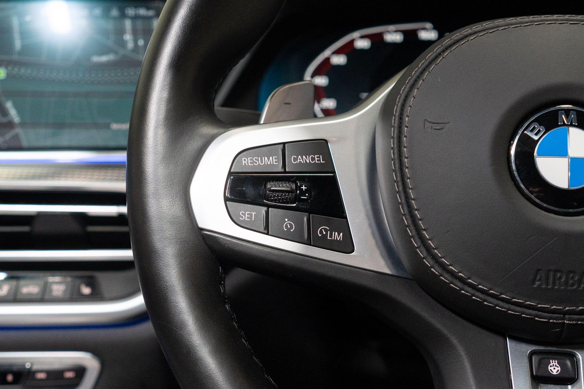 BMW X6 view 30