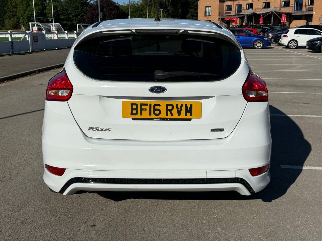 Ford Focus view 8
