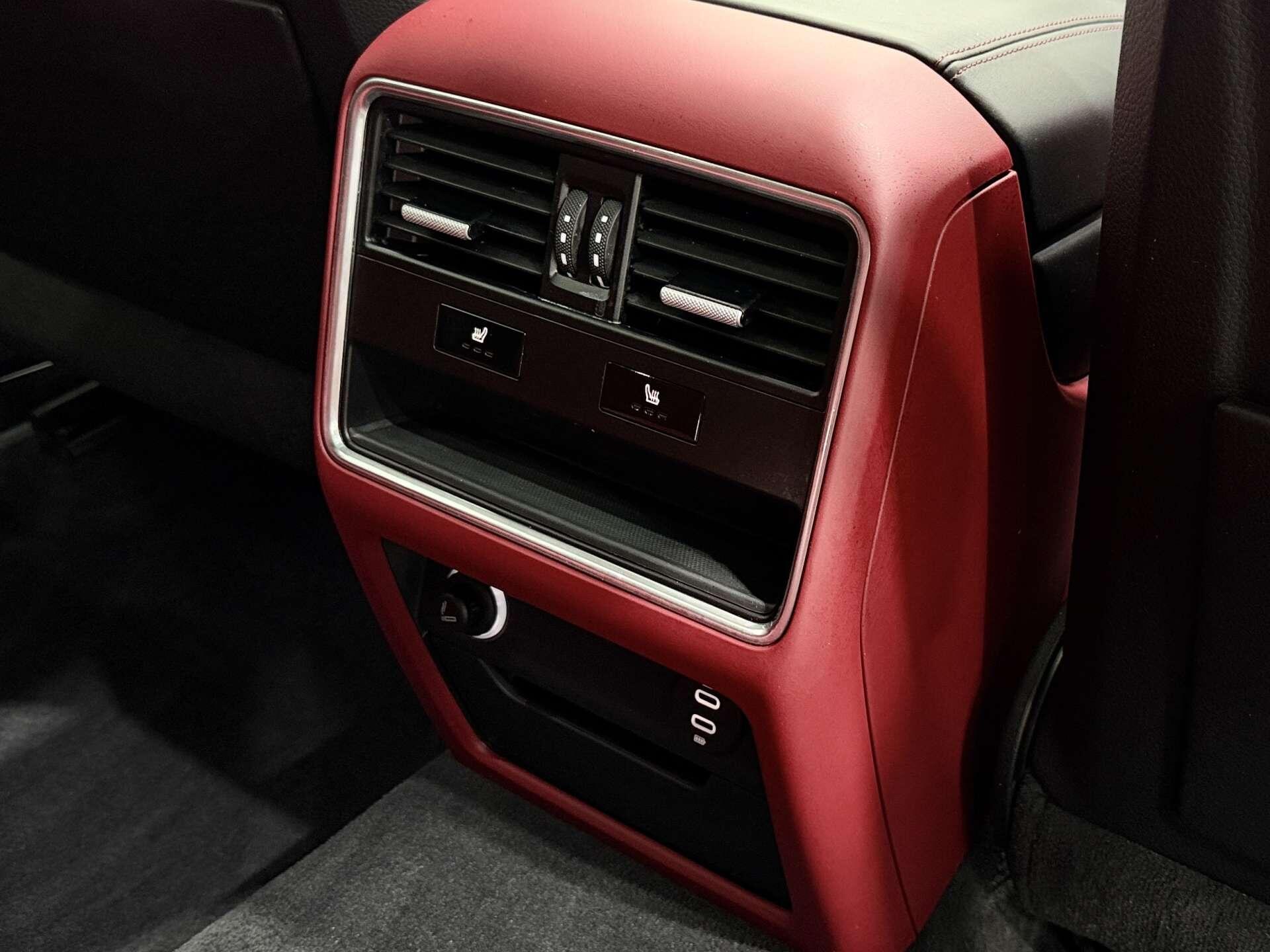 Porsche Cayenne view 14